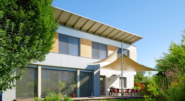 Sonnensegel oder Seilspannmarkise – welche Art der Terrassenbeschattung ist die beste?