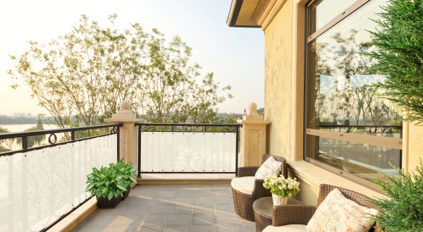 Balkonumrandung Vorteile: Nach Maß und optimal für deinen Balkon