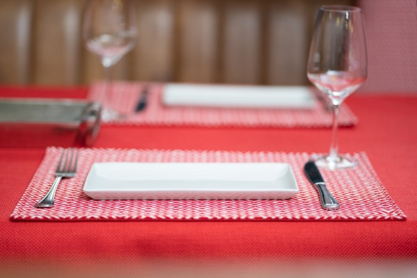 Hochwertige, rote Tischsets in 46x35 cm, wendbar